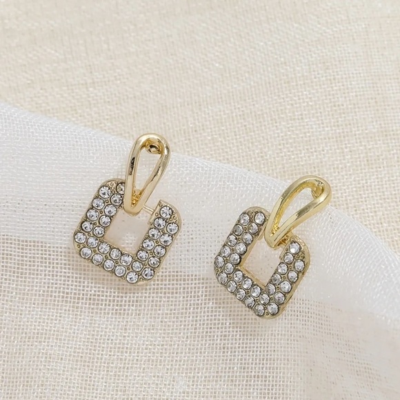 Gorgeous Square Inlaid Rhinestone Drop Dangle Earrings — Golden colored - Picture 4 of 7